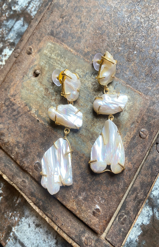 Mariel Pearls Earrings