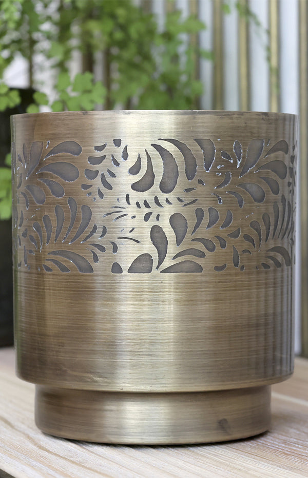 Iron planter with pattern - Small