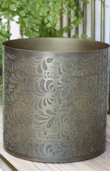 Iron planter with pattern - Medium