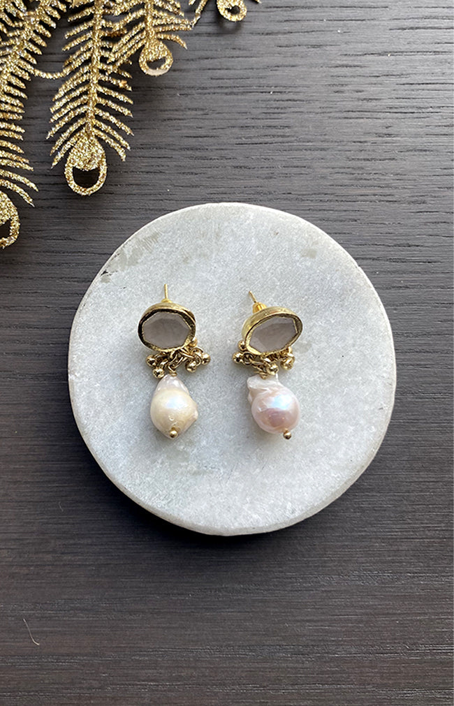 Aita Earrings w/pearls - Gold/Dirty White/Pearl
