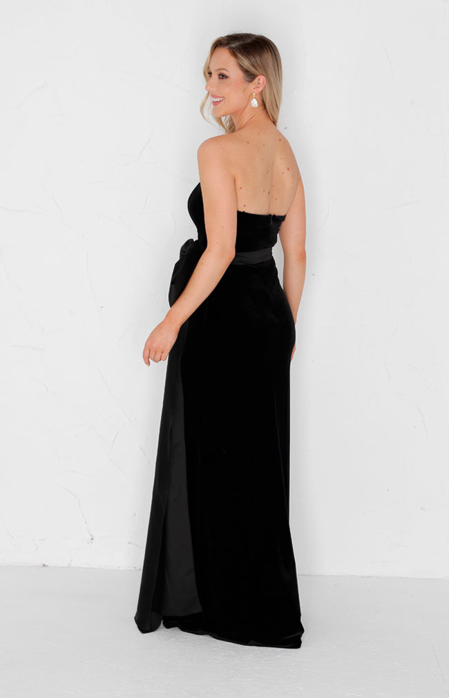 Rue Velvet  Gown - Black