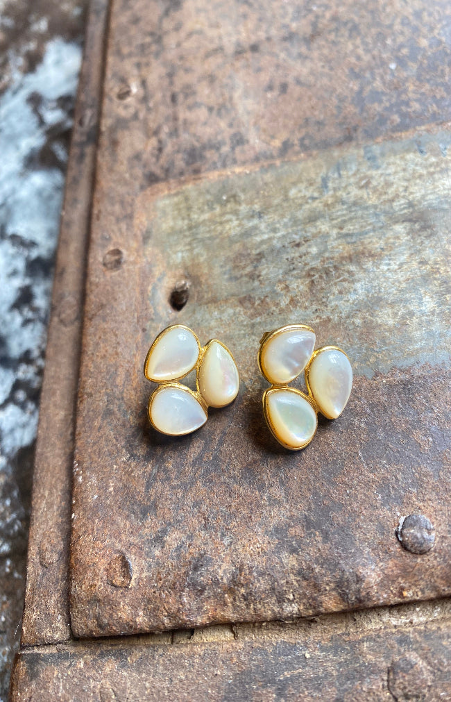 Vega Nacarado Earrings
