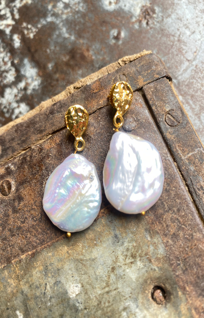 Lumiere Round Pearl Earrings