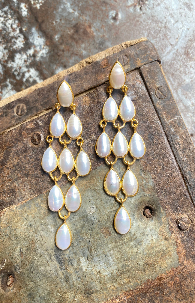 Roselia Pearl Earrings