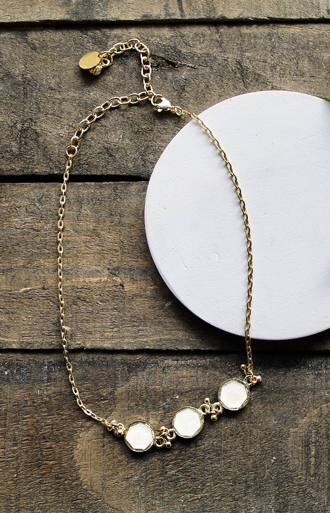 Savah Necklace - Gold/Dirty White