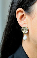 Turan Earrings - Gold/Pearl