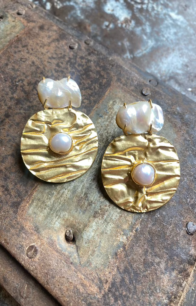 Thesar Pearl Earrings