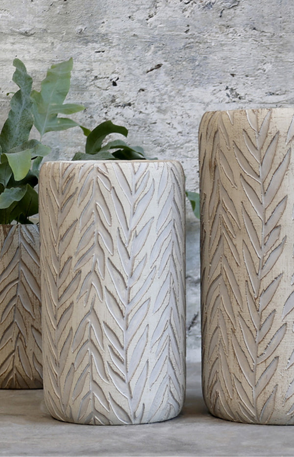 Vase w. leaf pattern - large