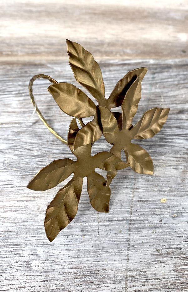 Antique Napkin Ring w/ Intricate Leaves